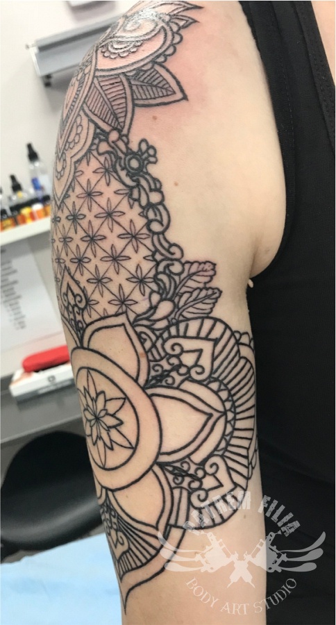 Mandala bovenarm Tattoeages 2