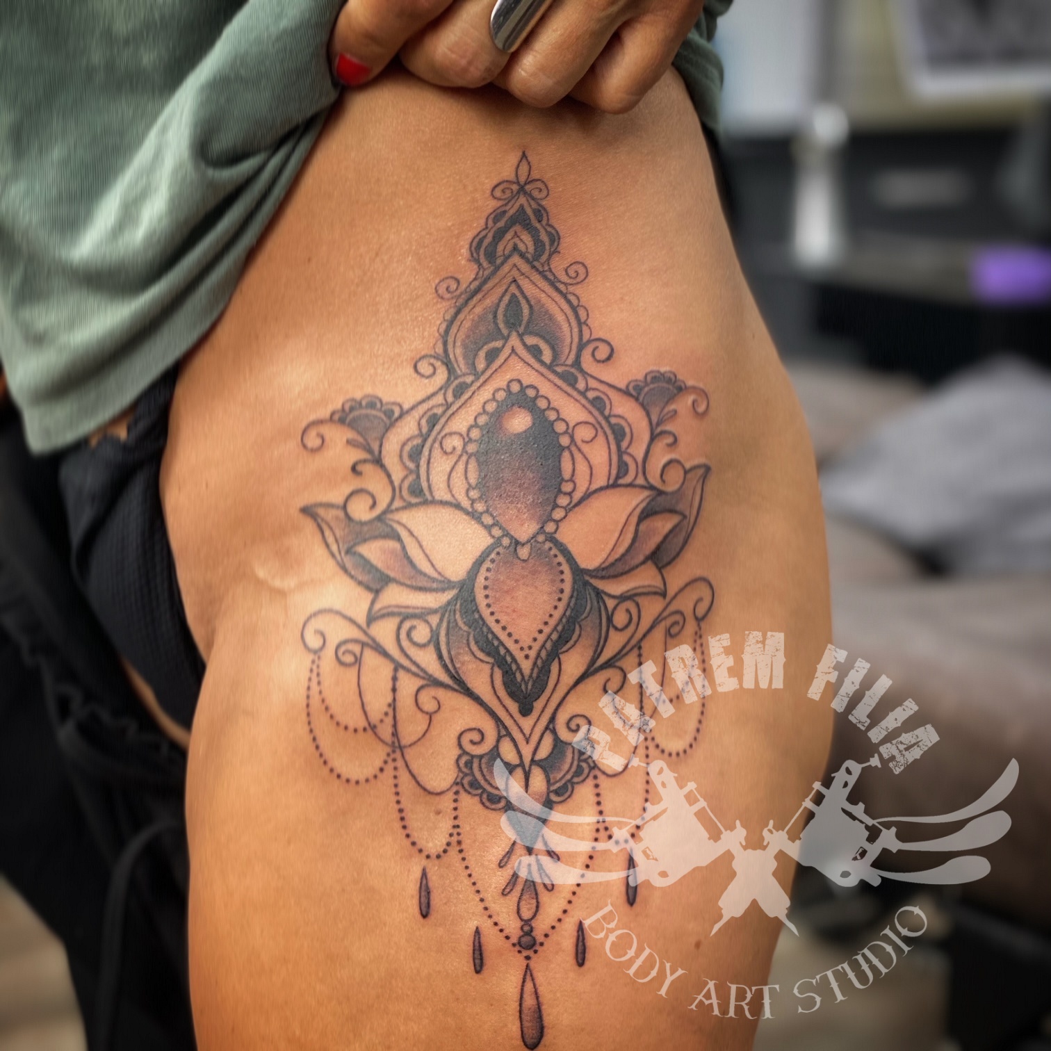 Mandala/Lotus op de heup Tattoeages 1