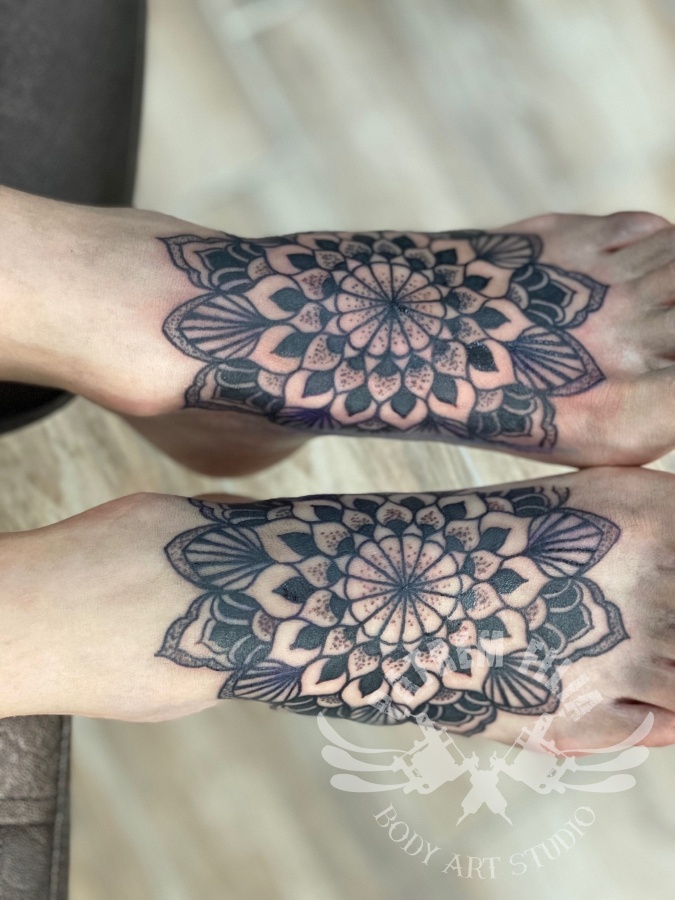 Mandala's op voeten Tattoeages 1