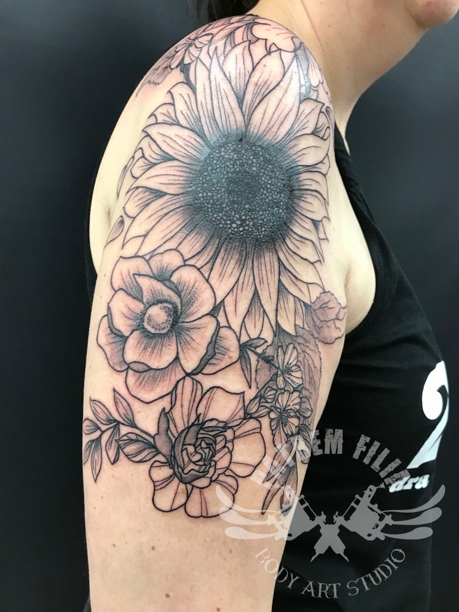 Wilde bloemen cover up Tattoeages 3