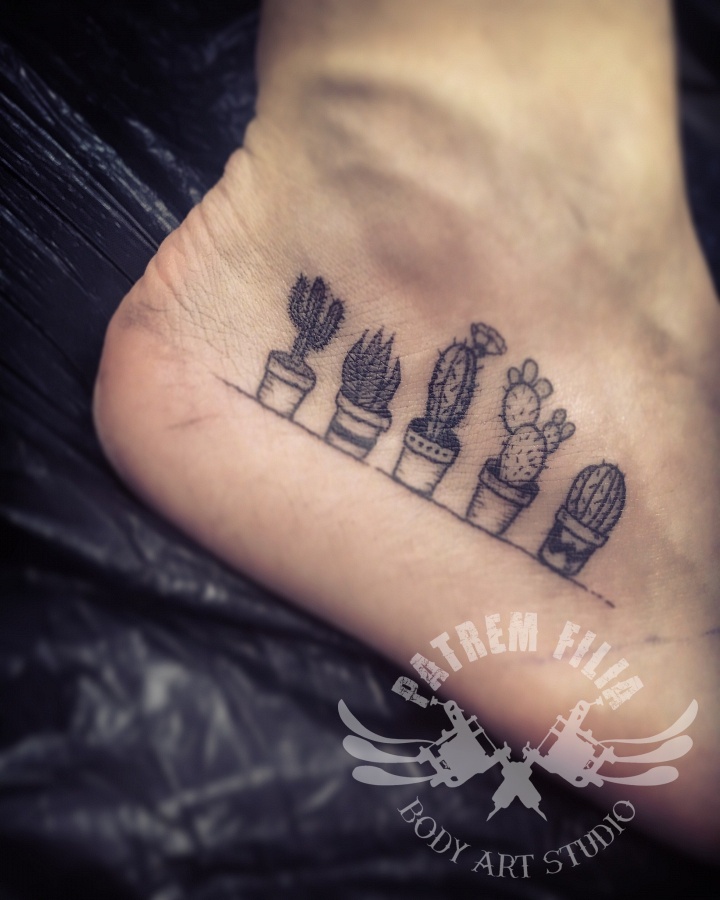 cactussen op voet Tattoeages
