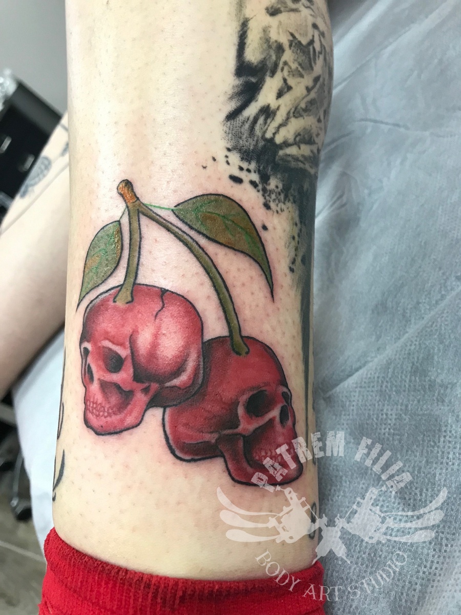 Cherry Skulls Tattoeages