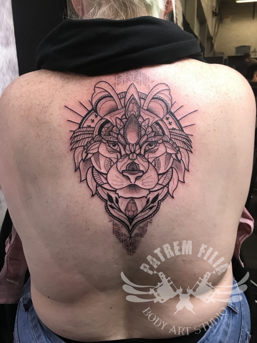 Geometrische Leeuw Tattoeages