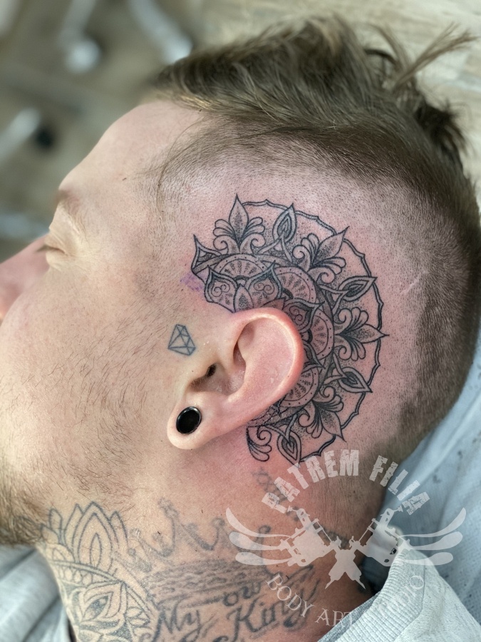 hoofd tattoo Tattoeages