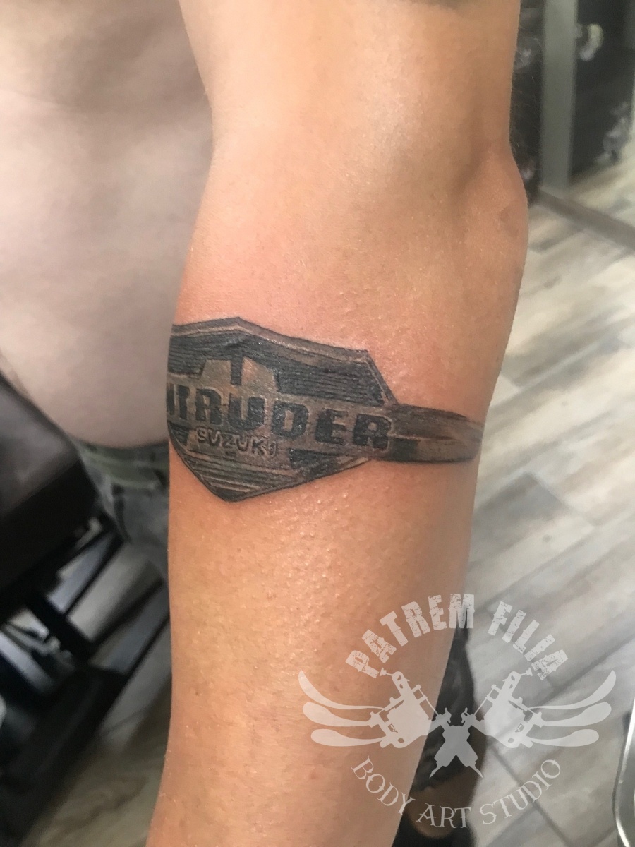 Intruder logo Tattoeages