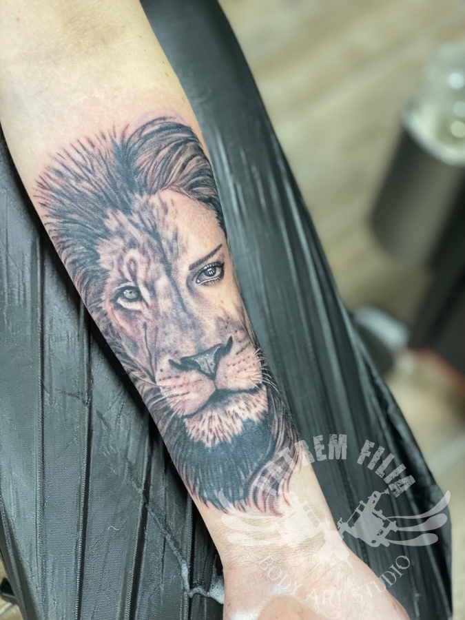 leeuw/vrouw Tattoeages