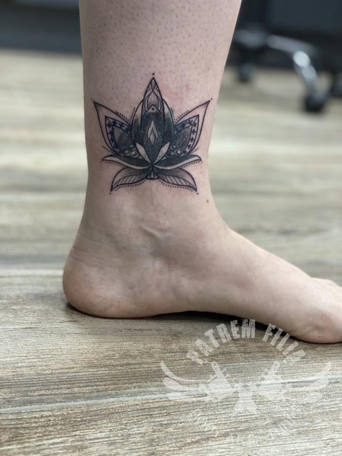 Lotus cover op enkel Tattoeages