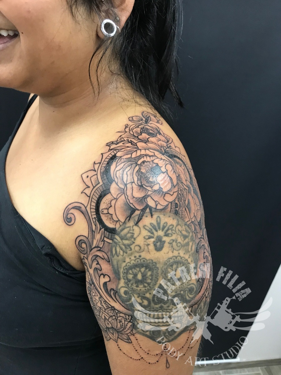 Mandala uitbreiding op bovenarm Tattoeages