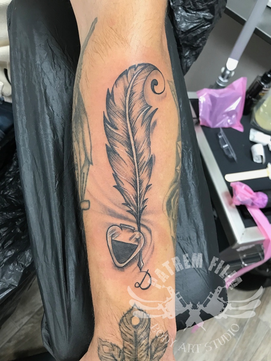 veer pen tattoo Tattoeages