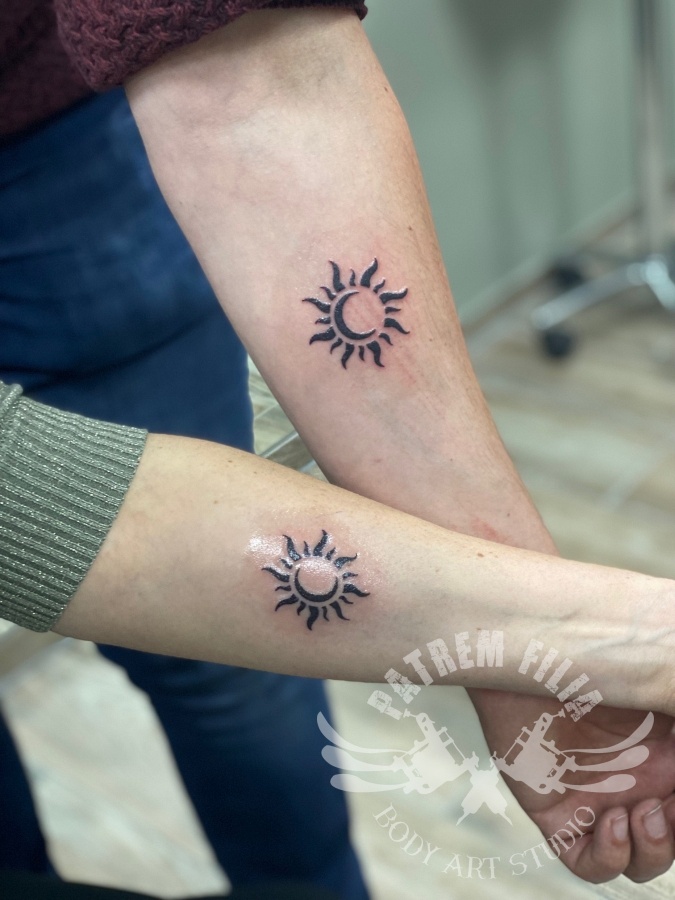 zon met maan koppel tattoo Tattoeages