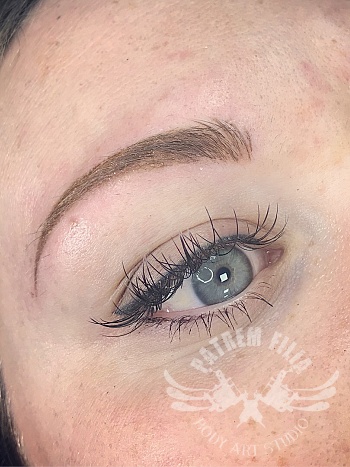 3D Brows + Winged Eyeliner