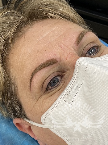 Eyeliner boven en onder en powderbrows