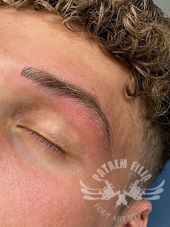Hairstrokes en powderbrows