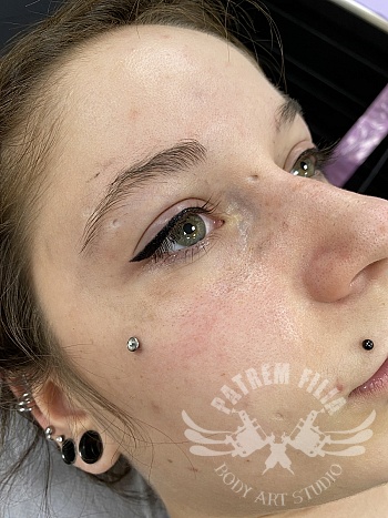 Wenkbrauwen - Eyeliner - Lippen