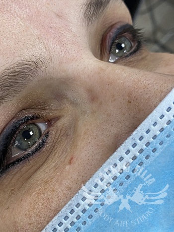 Wenkbrauwen - Eyeliner - Lippen