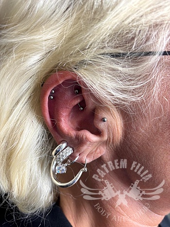 Helix piercing