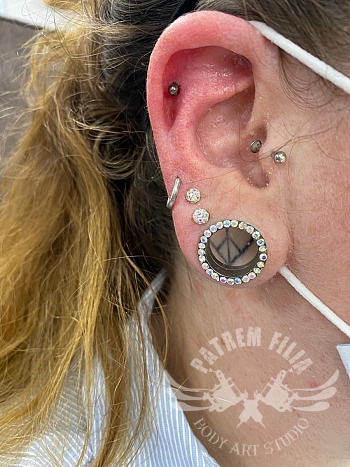 Helix piercing