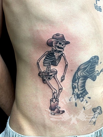 cowboy skelet op ribben