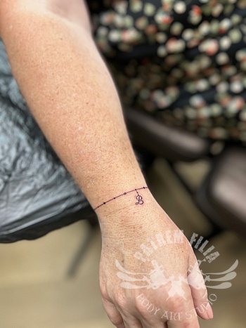 Fine line armbandje