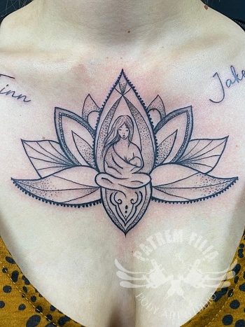 Lotus op borst