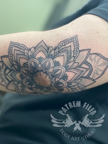 Mandala op elleboog