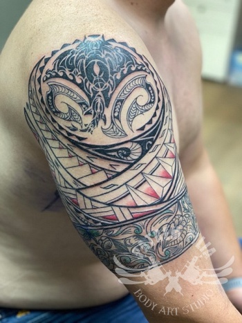 Maori stijl bovenarm