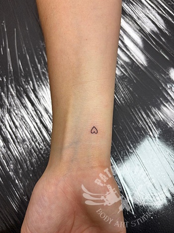 Mini hartje – pols tattoo