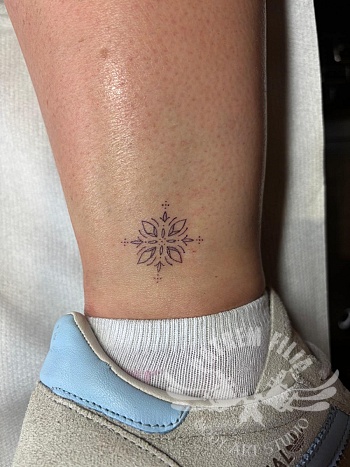 Ornamental motief - enkel tattoo