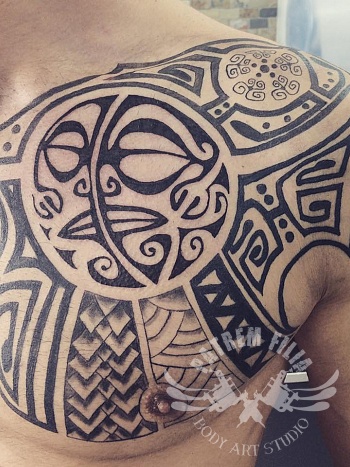 Polynesisch/Maori stijl tattoo