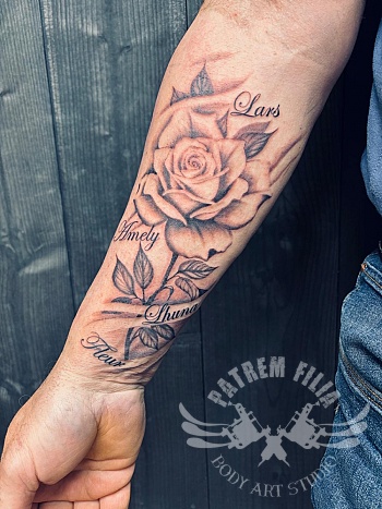 Realistische roos met namen