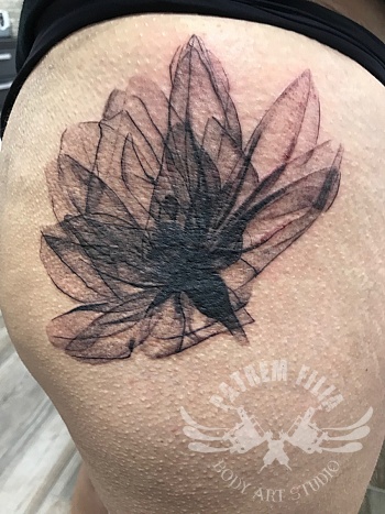 Röntgen Bloem tattoo