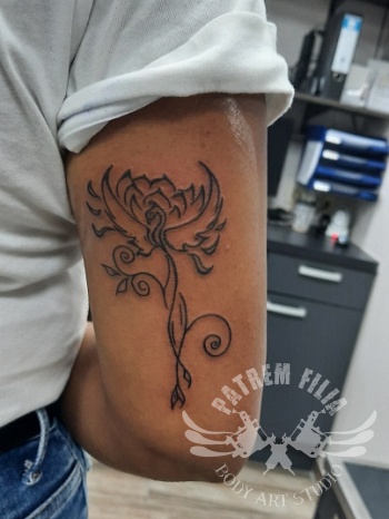 simpele Phoenix tattoo