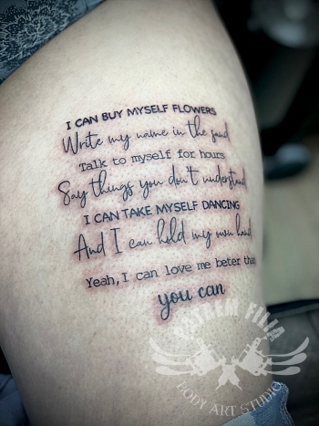 Tekst in diverse fonts op Bovenbeen