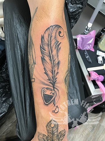 veer pen tattoo