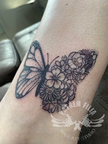 Vlinder met bloemen