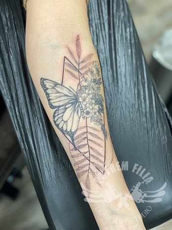 Vlinder met wilde bloemen