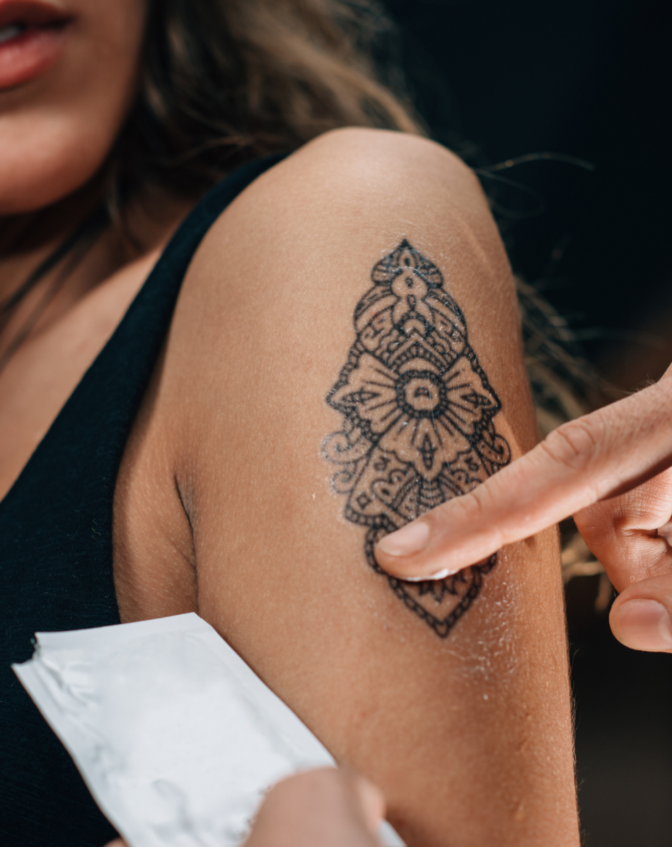 Hoe lang geneest een tattoo? (en waar het vaak fout loopt)